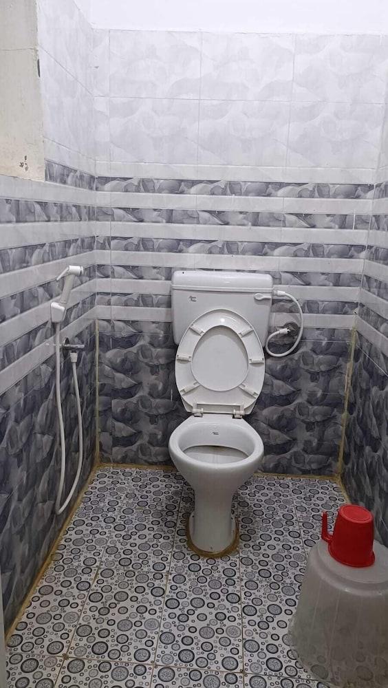 Abhitej inn Bathroom