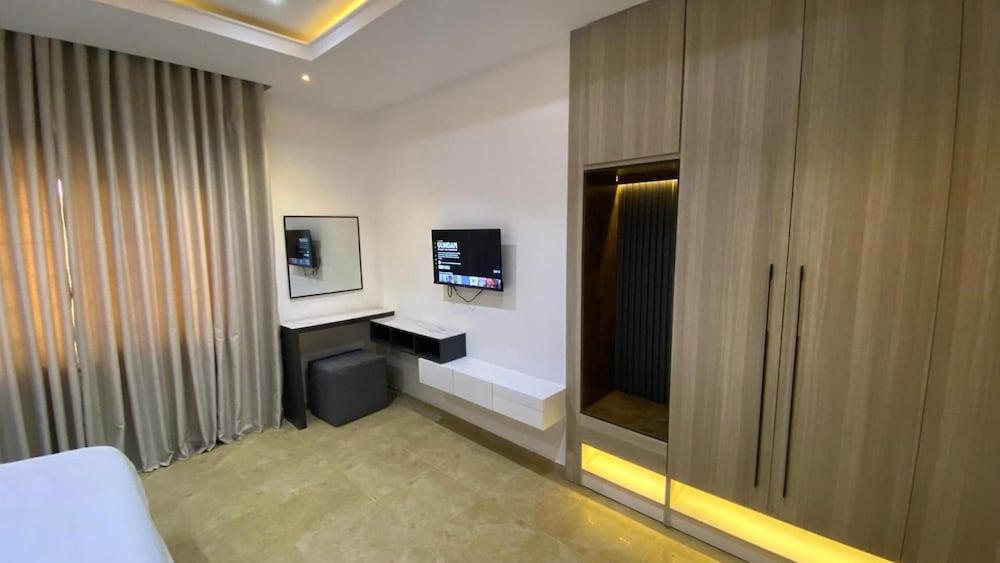 Tobas Apartment Room
