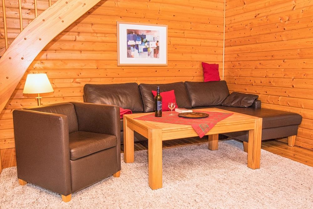 ثيس إس يور هاوس تو ستاي فور هوليدايز