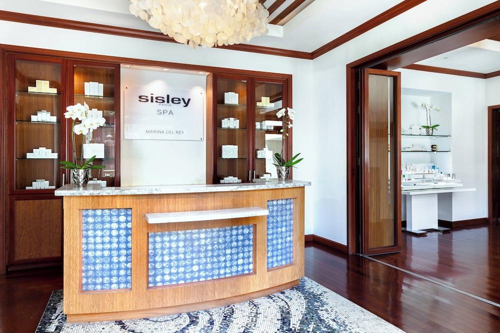 ذا ريتز-كارلتون، مارينا ديل راي منطقة الاستقبال