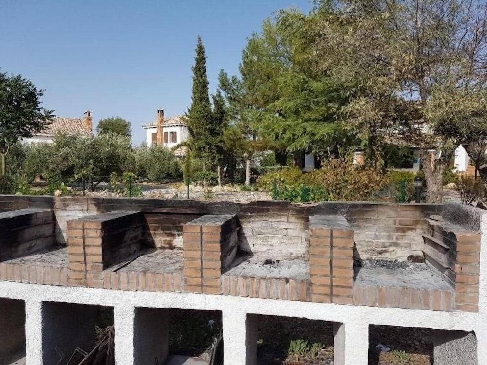 كامبليو رورال إيبيبوزو المنطقة المحيطة بالمنشأة