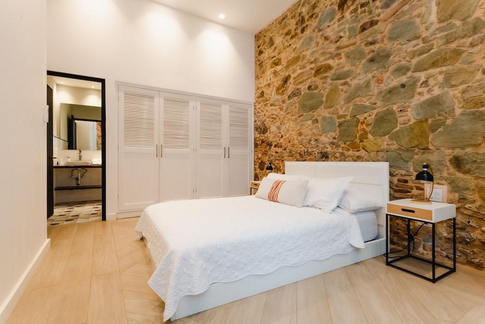 Lefevre 2C Room