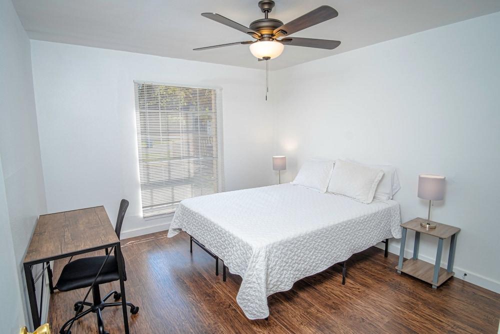 منزل جميل مكون من غرفتي نوم/حمامين بالقرب من ريفرووك غرفة