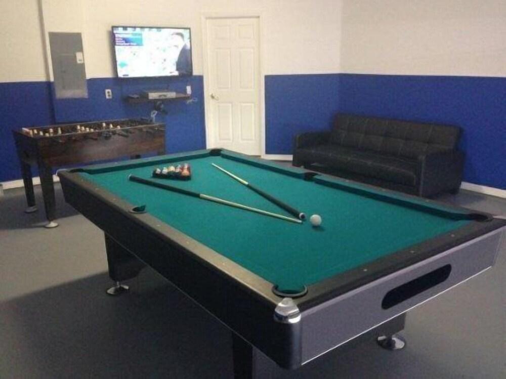 Ta708or Game Room