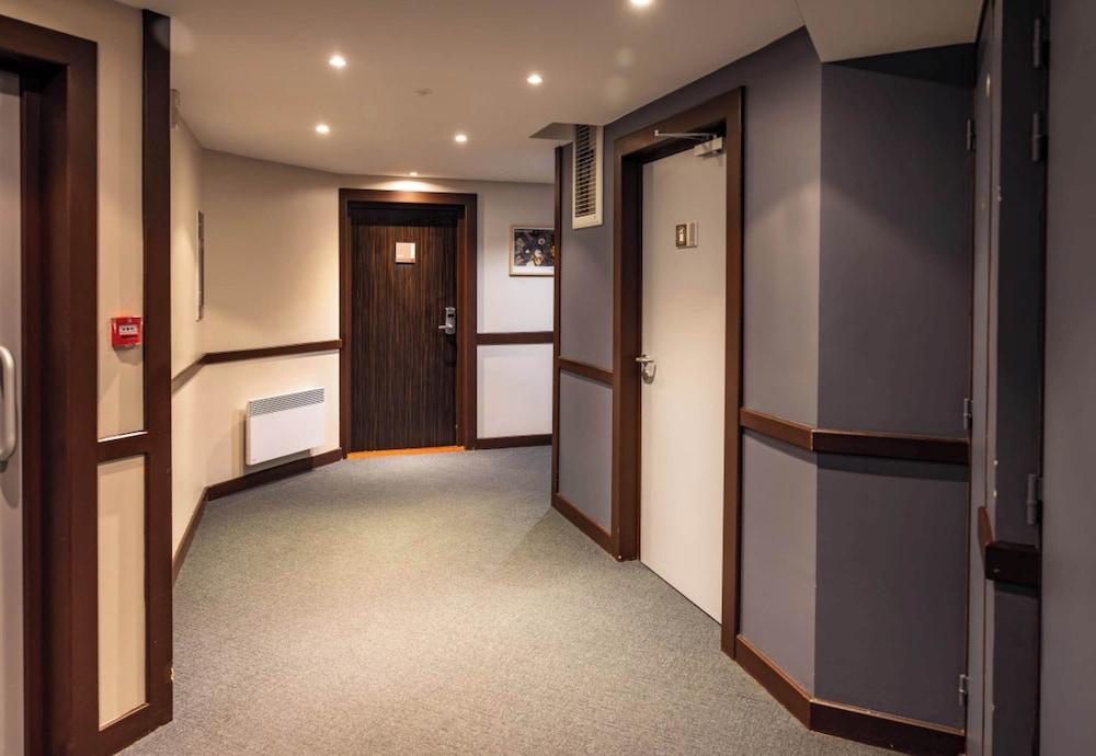 بي آند بي هومو كاين سنتر جير تفاصيل الفندق من الداخل