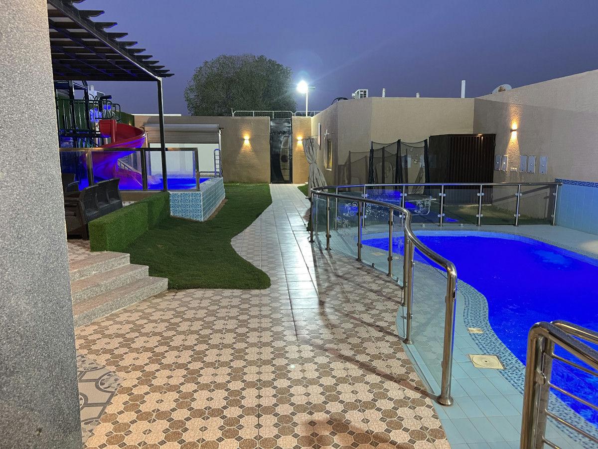 شاليه بتصميم جذاب وألعاب مائية | 4606 حمام سباحة