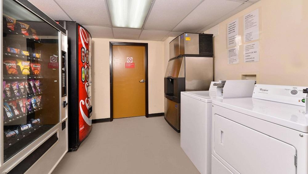 إكزكيوتيف إن آند سويتس