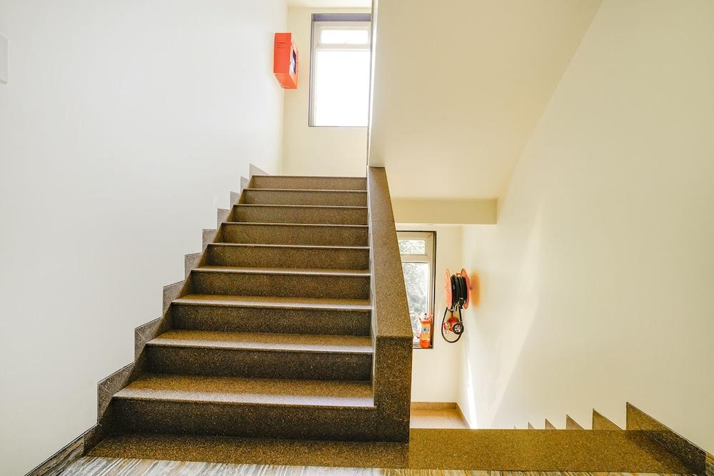 فاب هوتل هابي هوملي ستاي الردهة