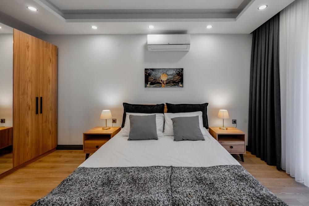 Modern Flat w Patio and Garden 5 min to Lara Beach Room
