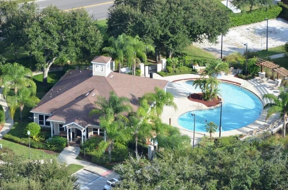 November Special at LV 3 Beds 2 Baths Id:61209 Waterslide