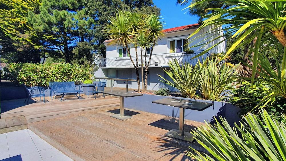 أزوريفا بورنيشيت - باي دي لا بول المنطقة الخارجية