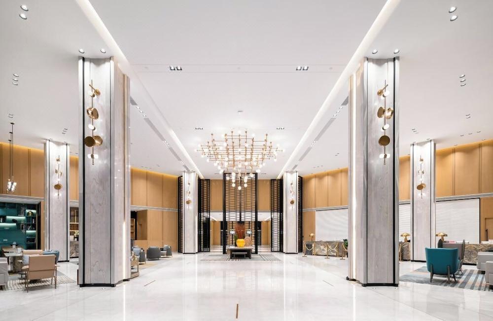 Sanya Golden Phoenix Sea View Hotel