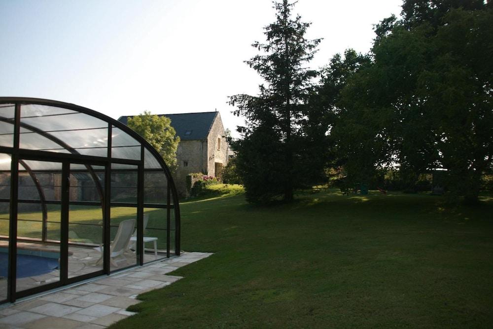 La Part des Anges Property Grounds
