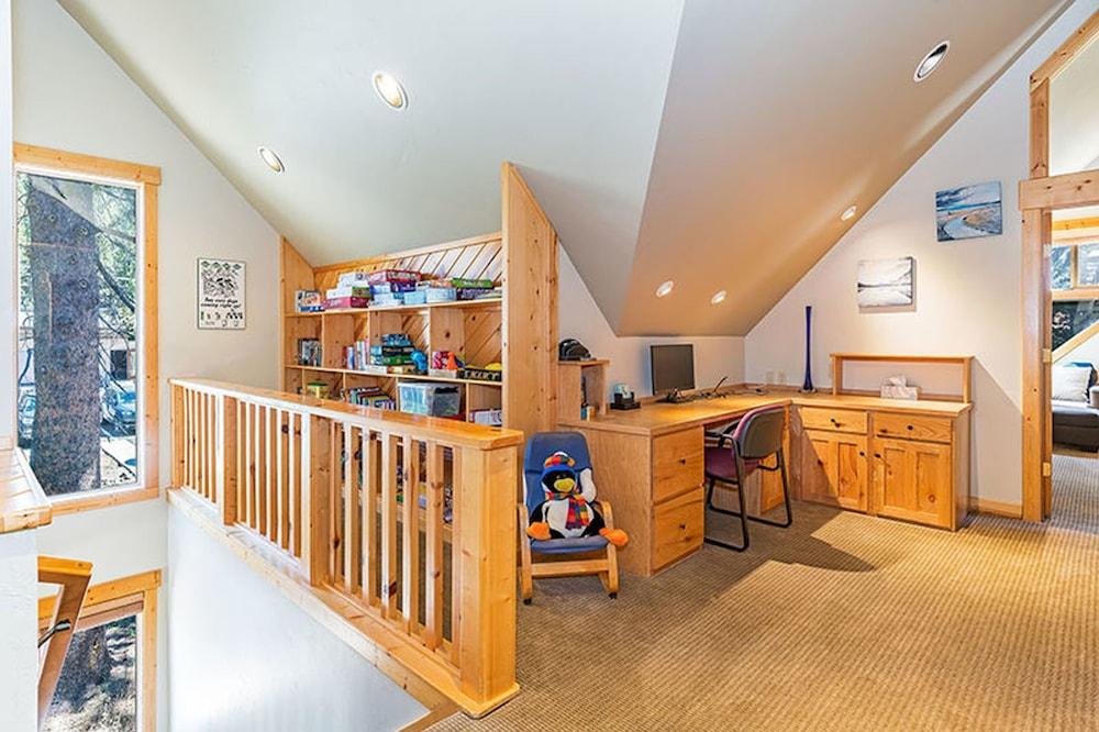 Heart of Truckee by Tahoe Mountain Properties Interior