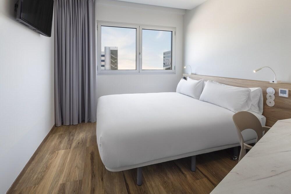 بي آند بي هوتل ليشبوا أيروبورتو غرفة