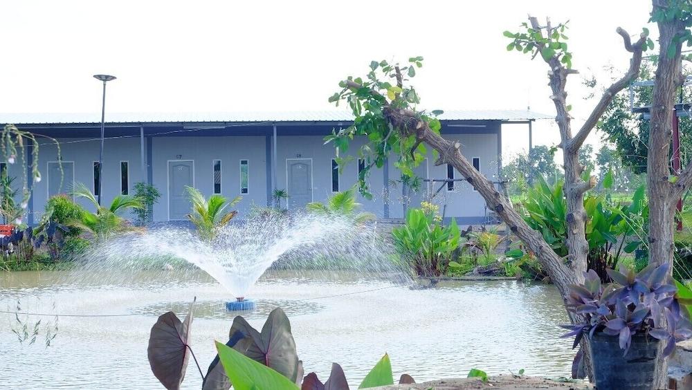 Check-in Resort