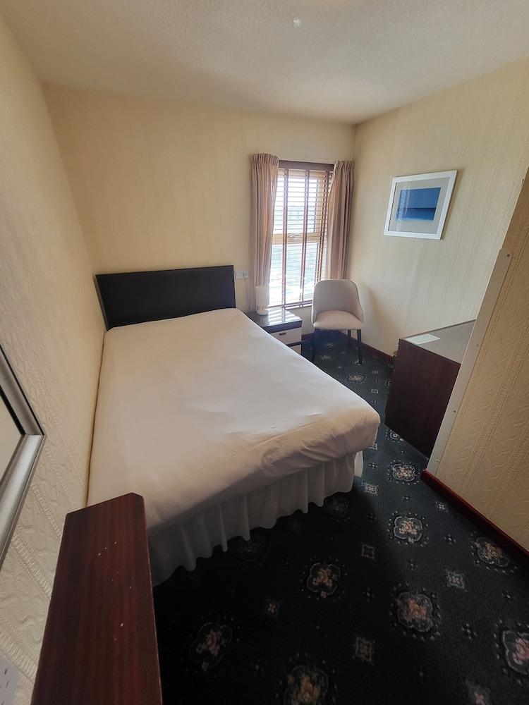 Grampian Guest House Room