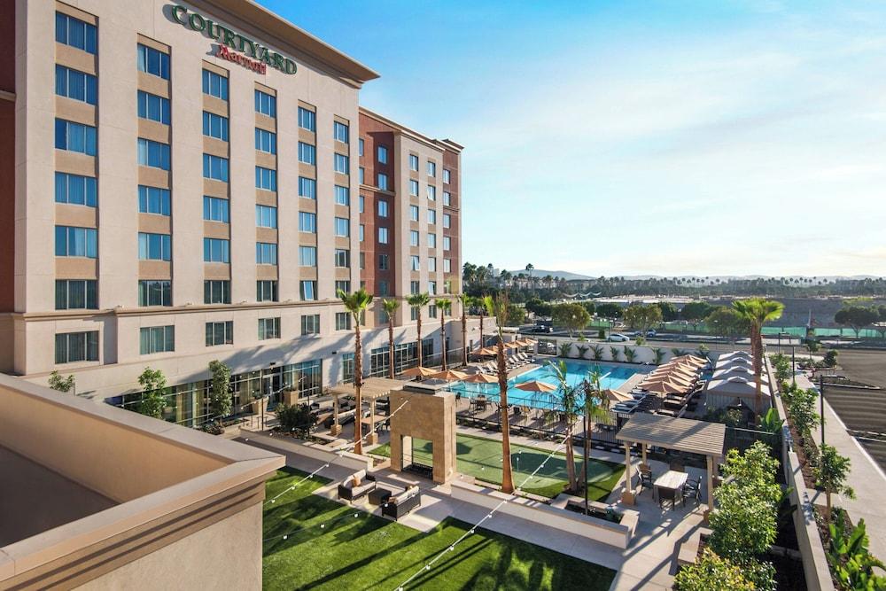 Courtyard Irvine Spectrum Exterior