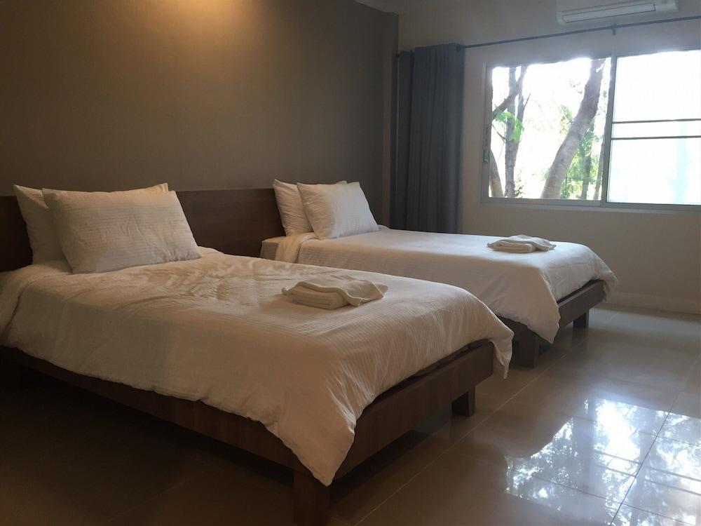 كابينبوري سبورت كلوب - كاي بي إس سي غرفة