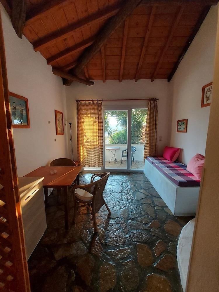 Astonishing House With sea View in Samos Island Living Room
