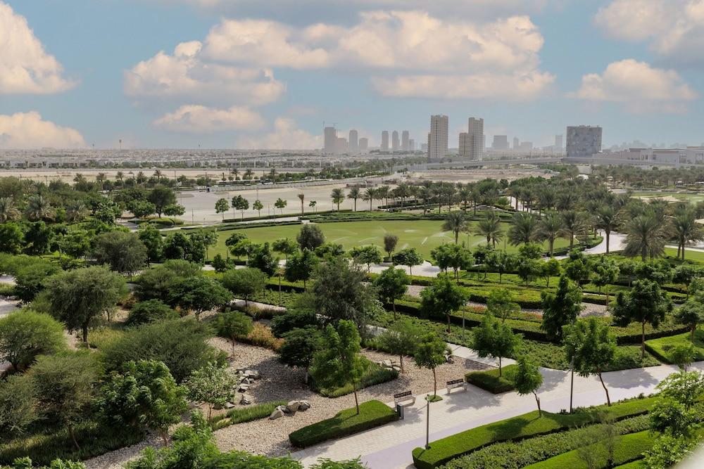 Luxurious Dubai Hills with balcony park view Exterior