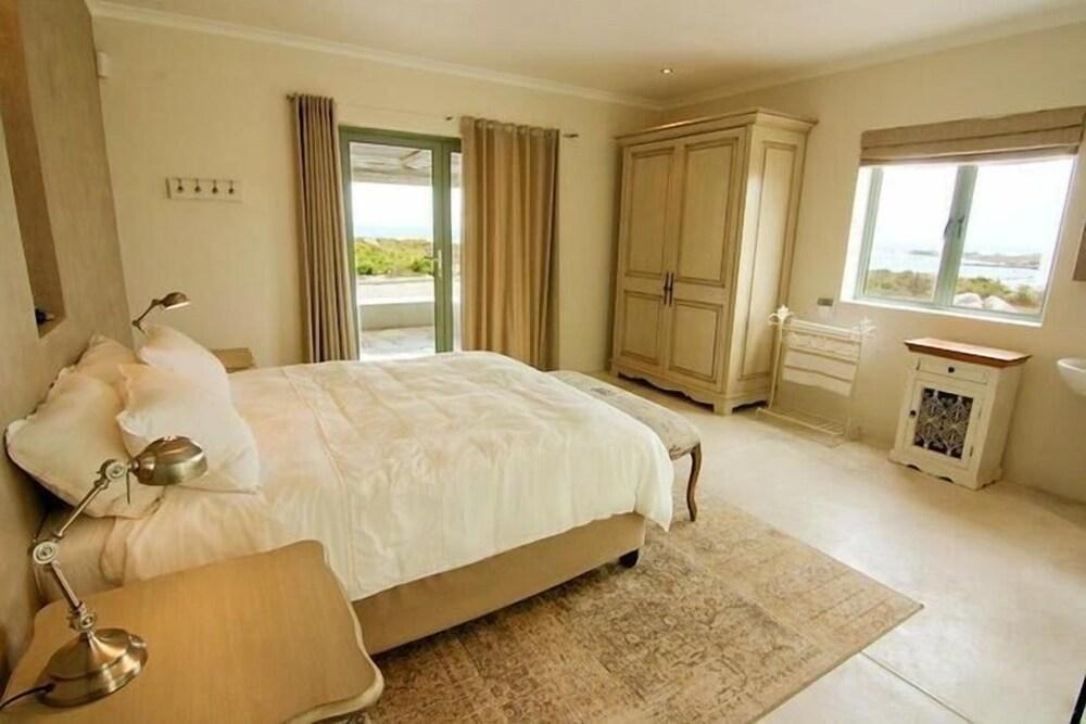 Bamboesbaai Beach House