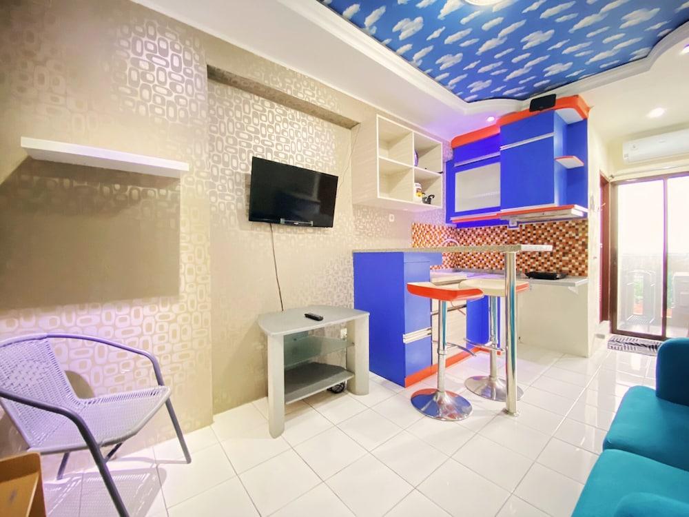 Graceful 2Br Apartment At Gateway Ahmad Yani Cicadas Featured Image