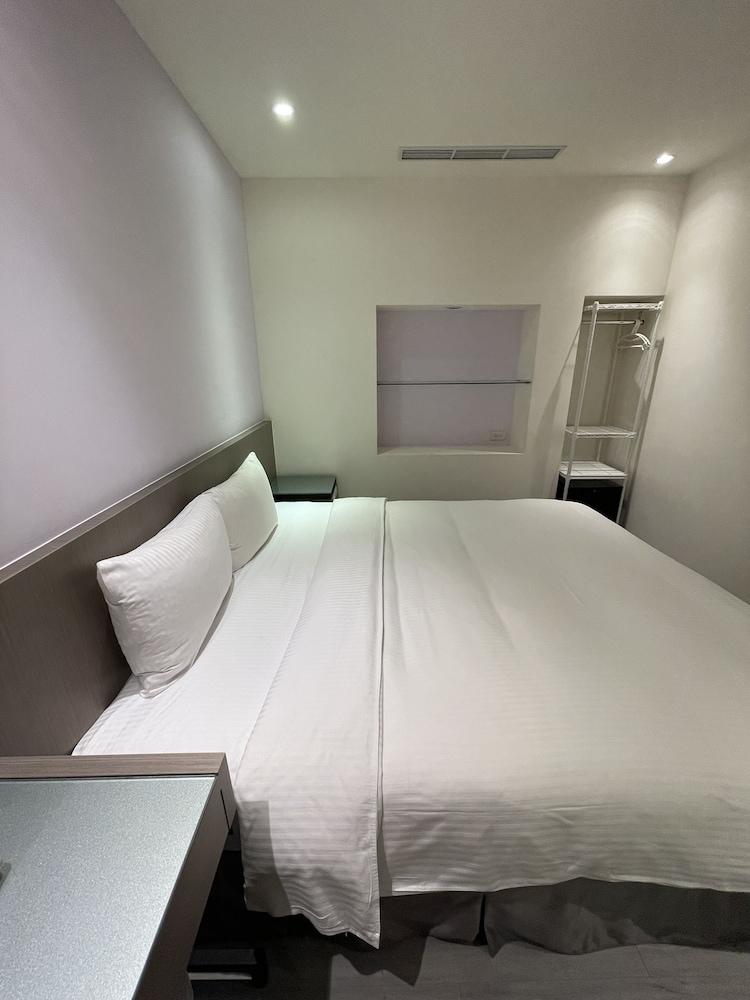 Mitsukoshimae 101-4 Room