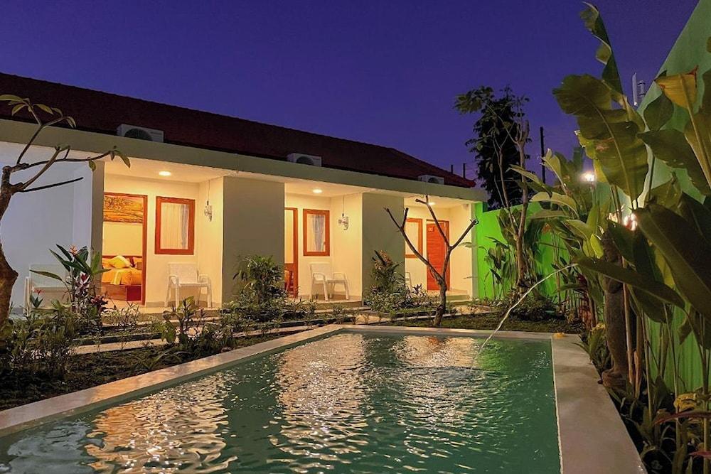 Mora Residence Exterior