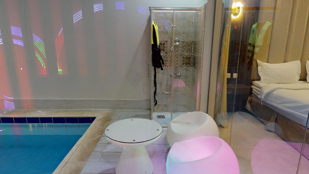 Amazing Chalet with Play Area | 1332 Shower