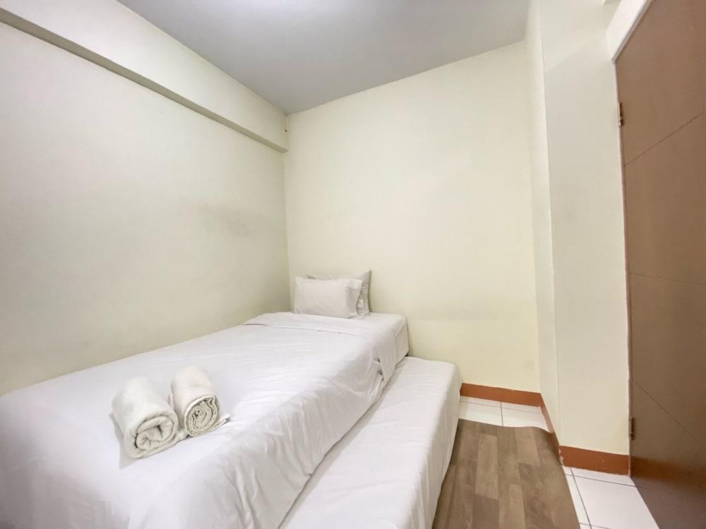 Graceful 2Br Apartment At Gateway Ahmad Yani Cicadas Room