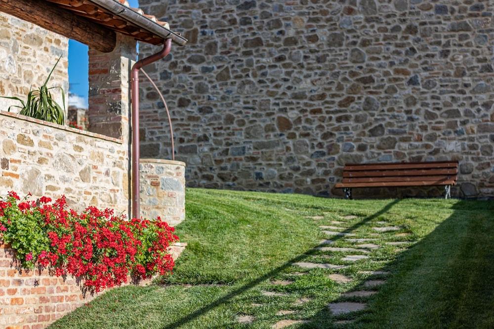 تشيميرا توسكاني ريزورت المنطقة الخارجية