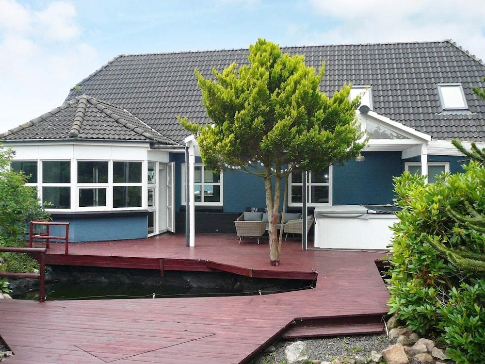 10 بيرسون هوليداي هوم إن أليستروب الصورة الأساسية