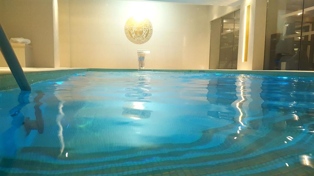 مونتكالم رويال لندن هاوس، لندن سيتي حمام سباحة مغطى