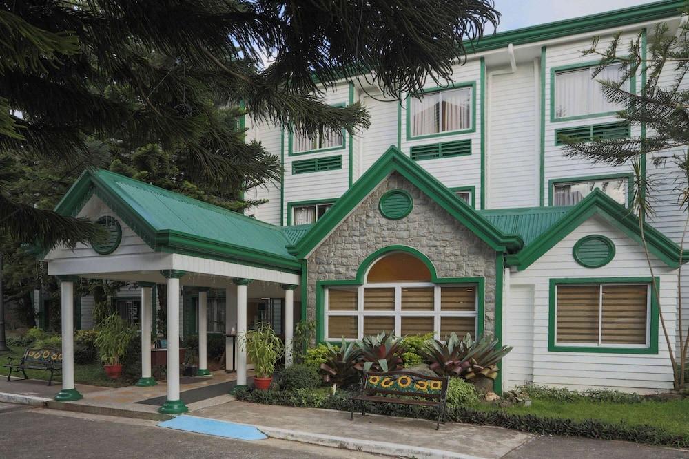Microtel by Wyndham Baguio Exterior