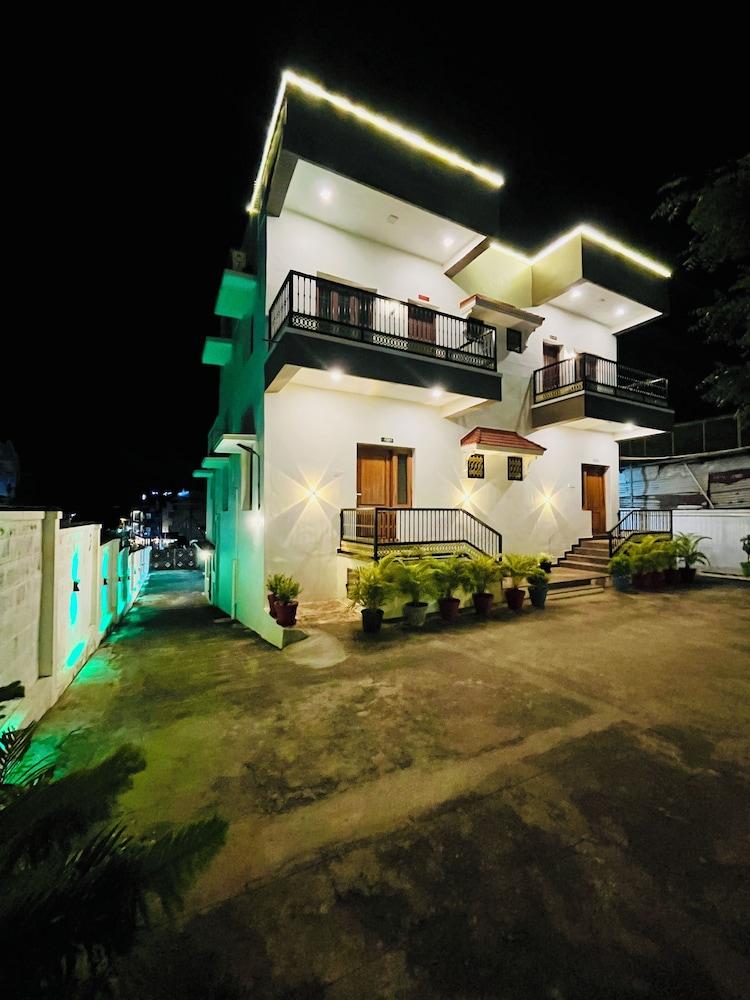 إس ٕسٕس جلدن ريزورتس