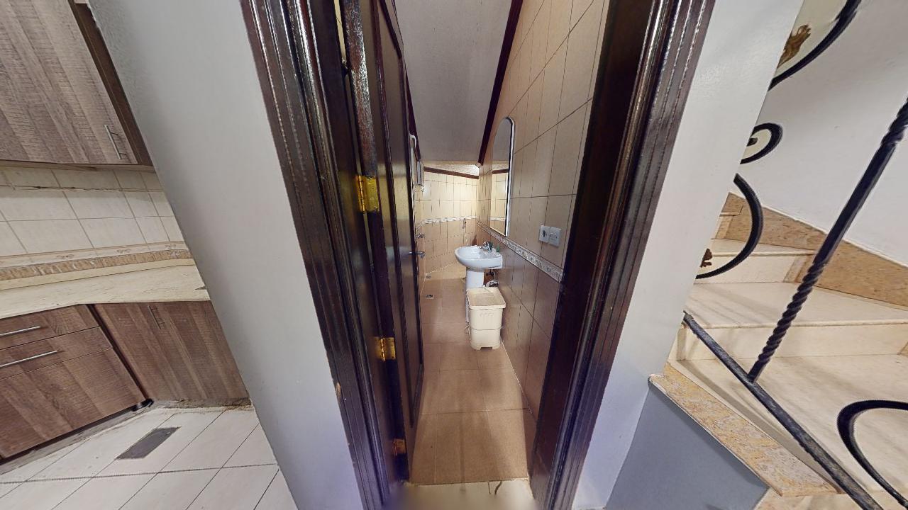 شاليه بتصميم رائع وبأثاث مريح وبسيط | 2028 حمام