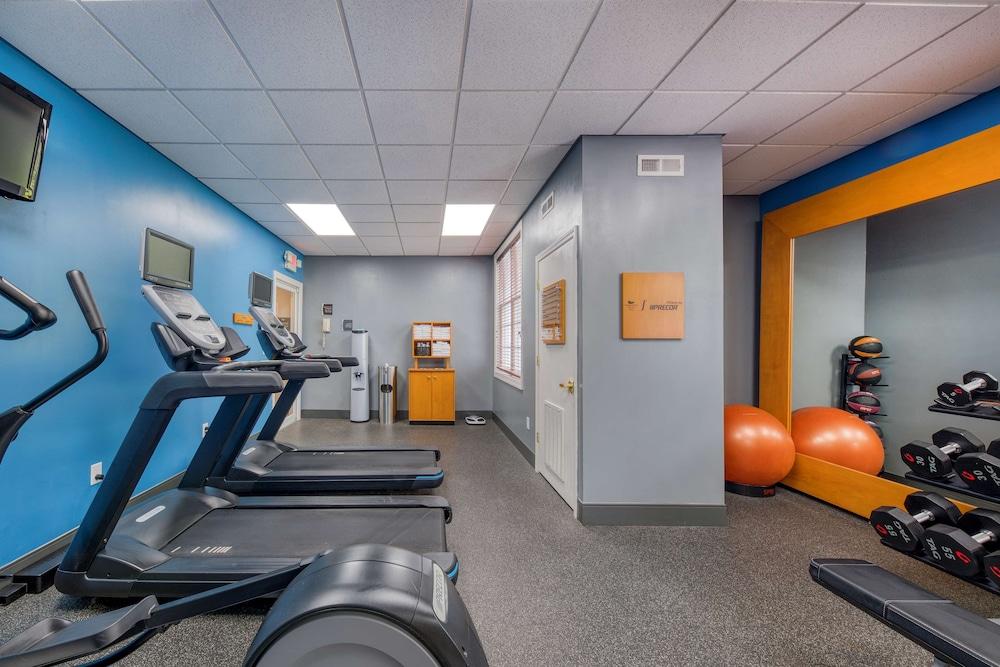 هوموود سويتس باي هيلتون أولمستيد فيليدج (نير باينهرست) مرفق اللياقة البدنية