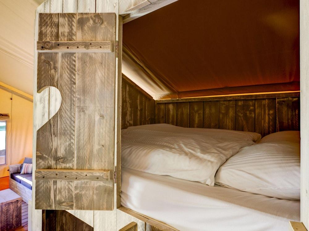 Chic Glamping Escape With Pool Room