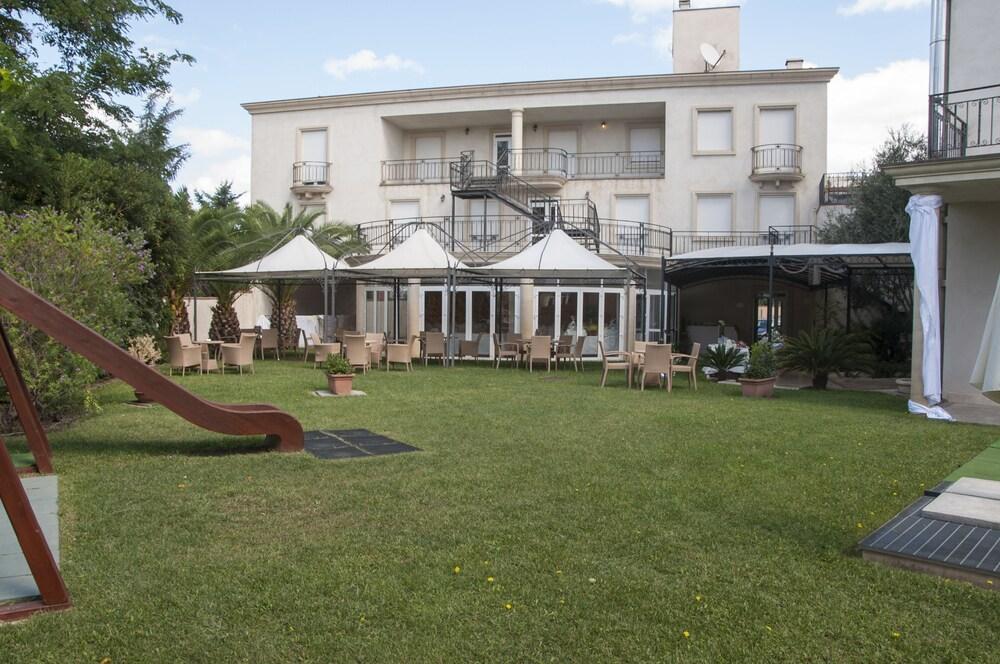 ماريانو 4 بالاس هوتل