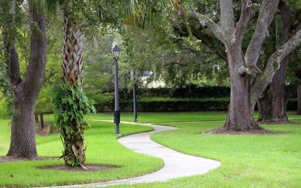 Lucaya 4 Bedrooms 3 Baths Townhome With Resort Pool Property Grounds