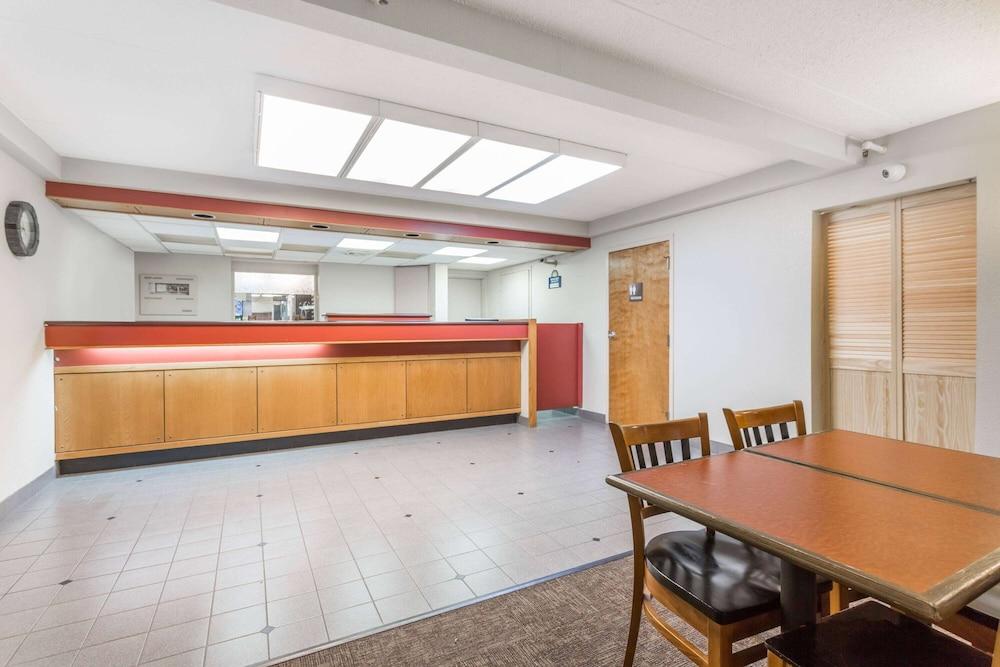 دايز إن باي ويندام هاريسبورغ نورث الردهة