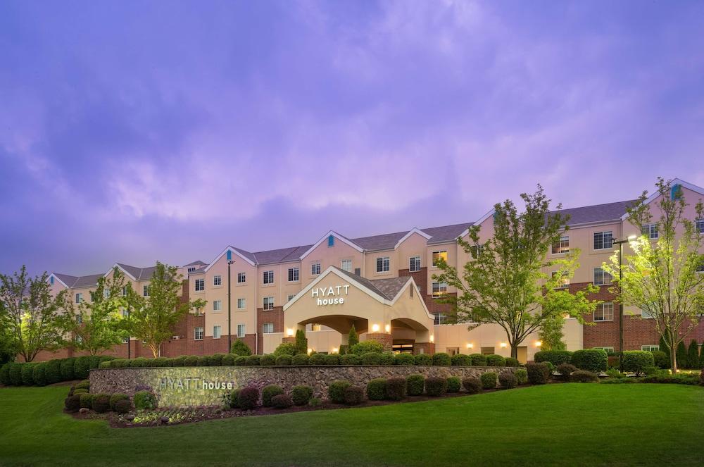 حياة هاوس وايت بلينز (حياة سمرفيلد سو...