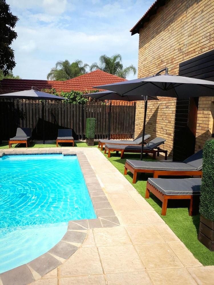 Palm Swift Luxury Accommodation Waterslide