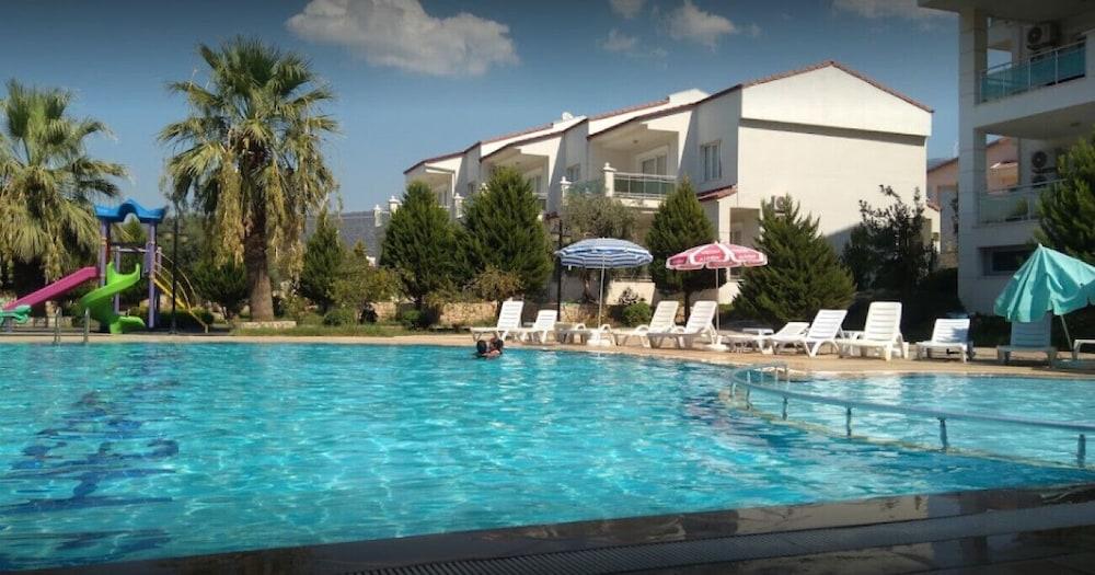 فلات نير بيتش إن ديديم ويذ شيرد بول غرفة