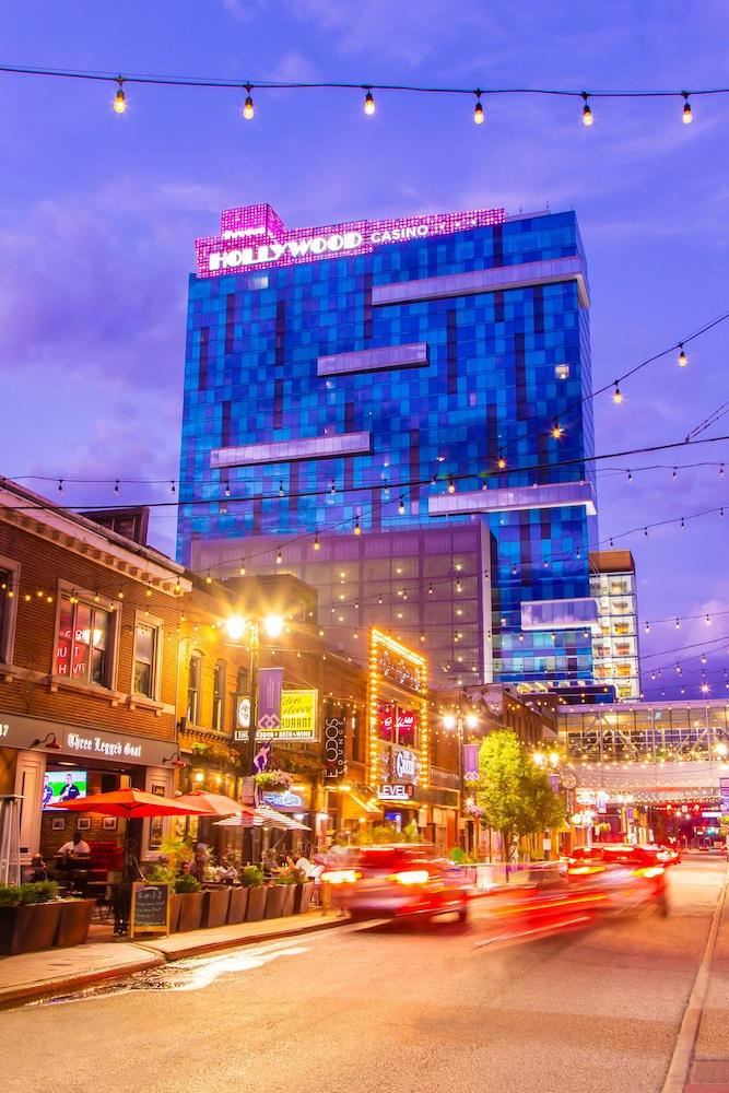 هوليوود كازينو آت جريك تاون