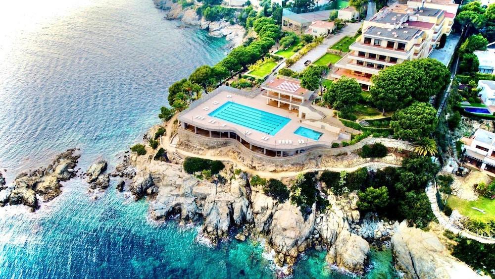 ألمادرابا بارك هوتل