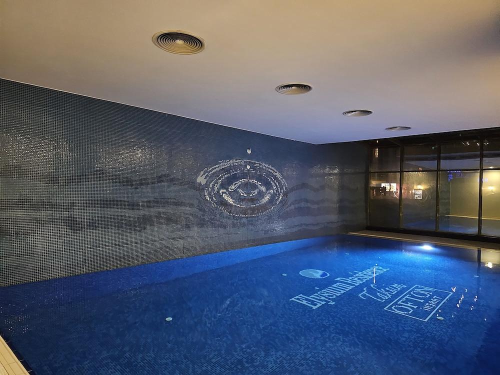 Perfect Residence Taksim with pool Indoor Pool