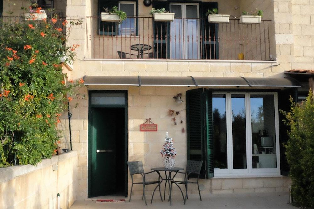 كاسا بورجو ريجينا بد آند بريكفاست باري المنطقة الخارجية