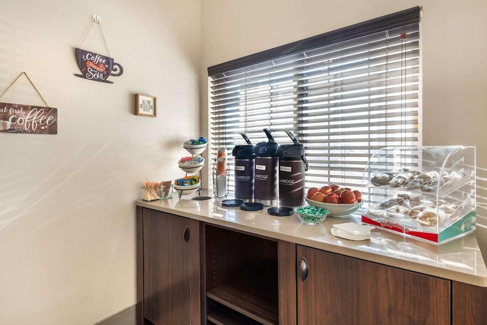 كانتري إن آند سويتس باي راديسون، ووتر تاون، داكوتا الجنوبية الردهة